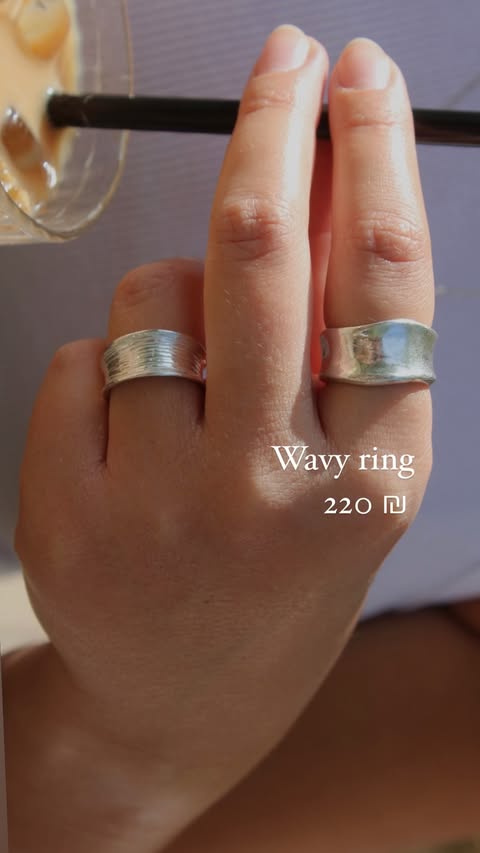 June-jew-wavy-ring